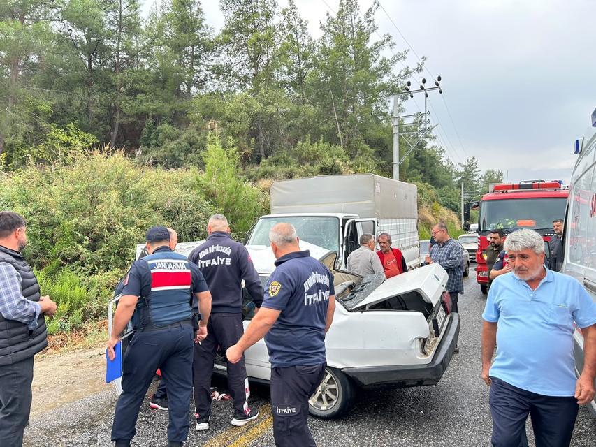 BOZDOĞAN'DA TRAFİK KAZASI: 1 ÖLÜ, 2 YARALI