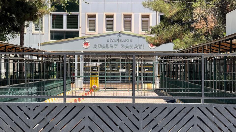 Cinayet zanlısı eski polis tutuklandı