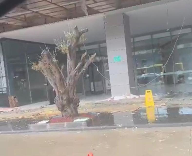 Sağanak sele neden odu, AVM'de tavan çöktü