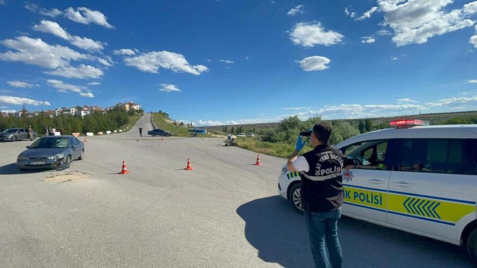 Otomobille motosiklet çarpıştı: 1 ölü