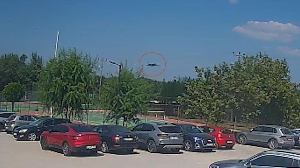 F-16 eğitim uçağının düşme anı kamerada