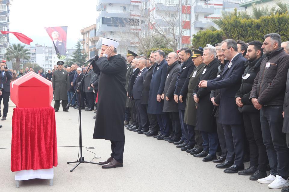 ŞEHİT UZMAN ÇAVUŞ İZMİR'DE SON YOLCULUĞUNA UĞURLANDI