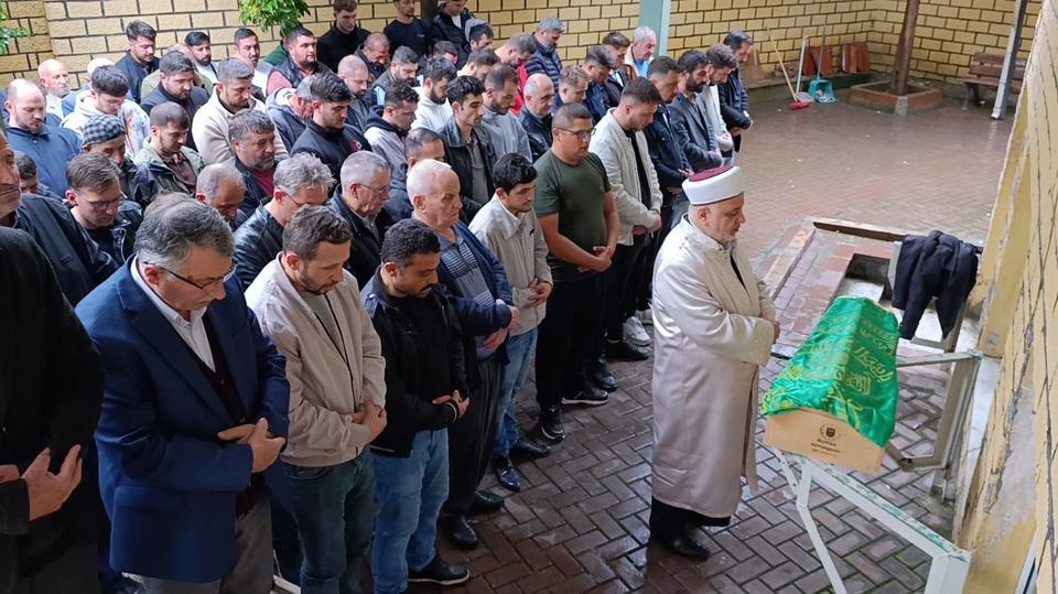 OTOMOBİLİN ÇARPTIĞI 2 YAŞINDAKİ MELİS, SON YOLCULUĞUNA UĞURLANDI SÜRÜCÜYE EV HAPSİ CEZASI VERİLDİ