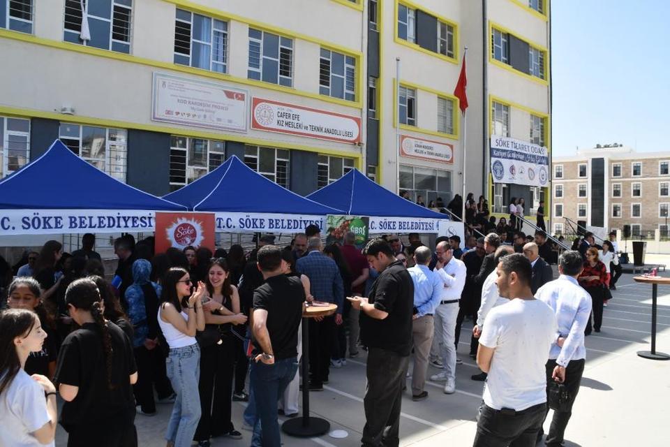 Söke'de 3. Kariyer Günleri gençleri iş dünyasıyla buluşturdu