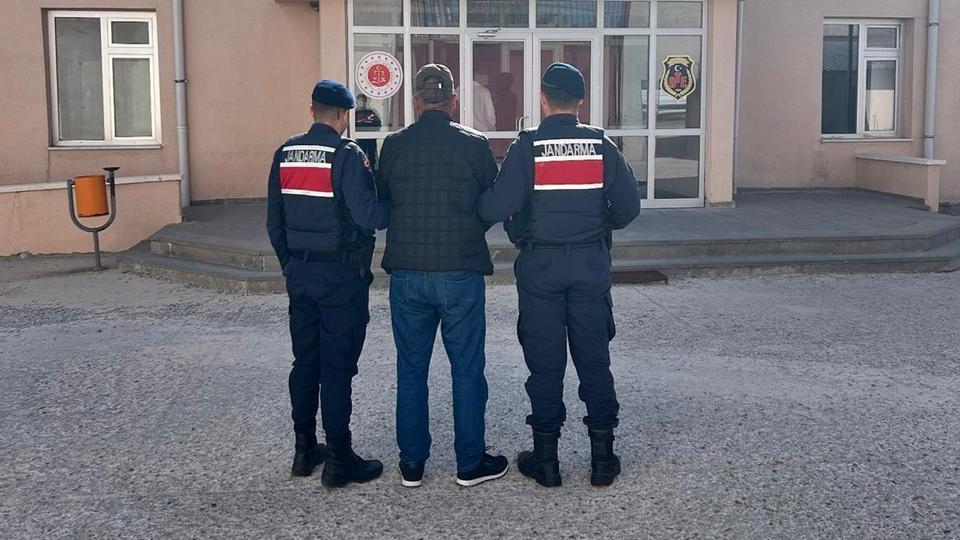 KIRIKKALE'DE 6 YIL 4 AY HAPİS CEZASIYLA ARANAN HÜKÜMLÜ YAKALANDI