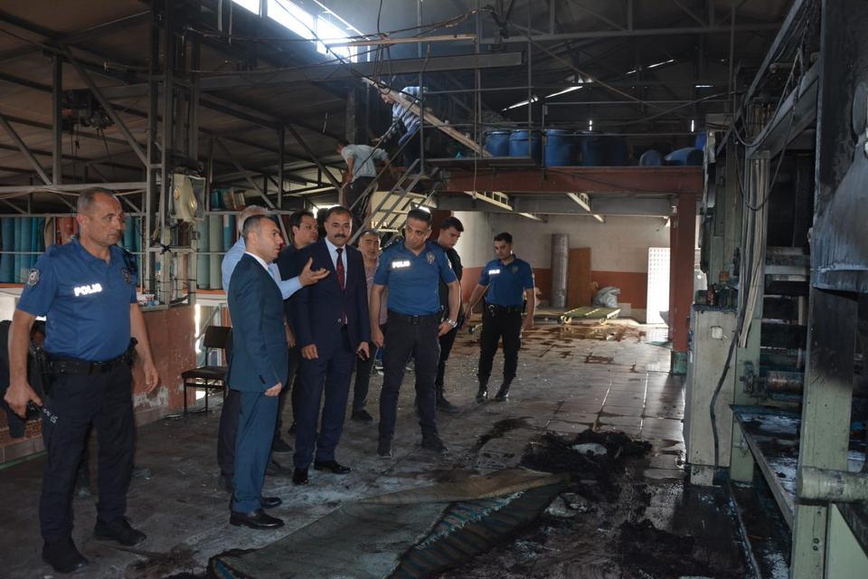 Halı dokuma fabrikasında yangın çıktı