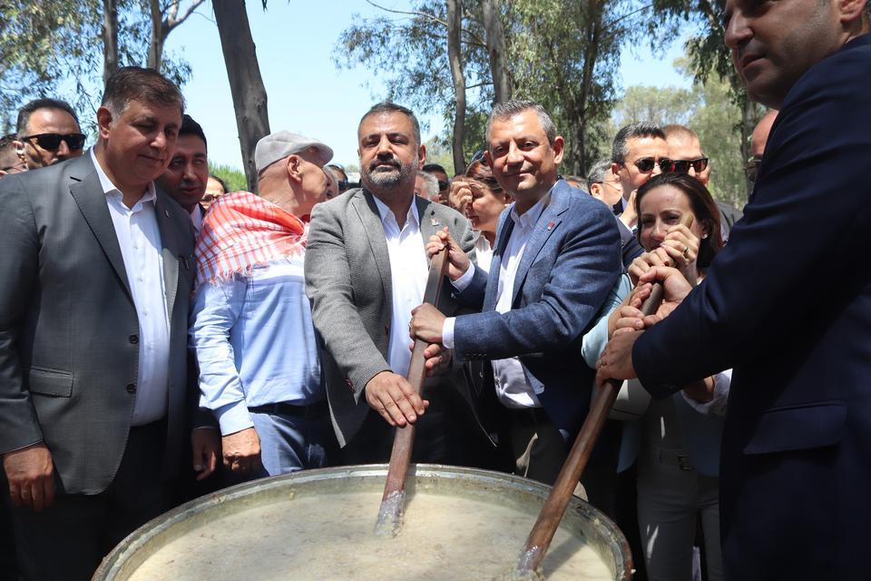 CHP GENEL BAŞKANI ÖZEL, KULALILARLA KEŞKEK KARDI ÖZEL: "HEDEF ATATÜRK'ÜN PARTİSİNİ İKTİDAR YAPMA HEDEFİDİR"