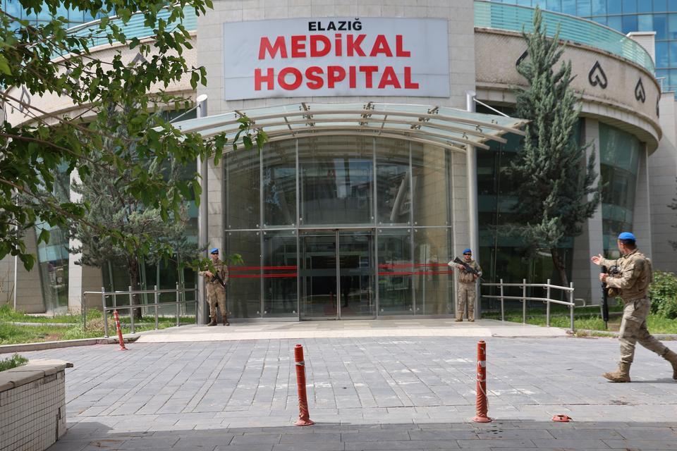 Hastaneye operasyon: Yoğun bakımdaki hastaların cihaza bağlı olmadığı ortaya çıktı