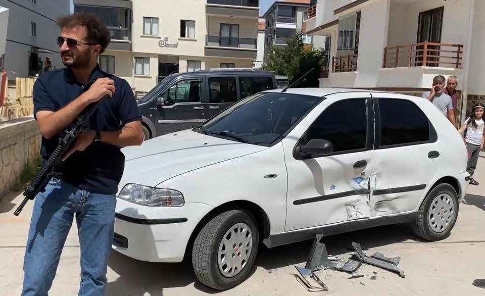 AKSARAY'DA KAZA YERİ SAVAŞ ALANINA DÖNDÜ: 2'Sİ SİLAHLA 8 KİŞİ YARALANDI ÖZEL TİM UZUN NAMLULU SİLAHLARLA KAVGAYA MÜDAHALE ETTİ
