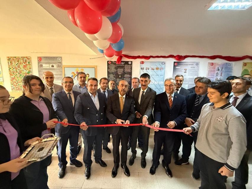Zekâ oyunlarıyla donatılmış yenilikçi sınıf açıldı