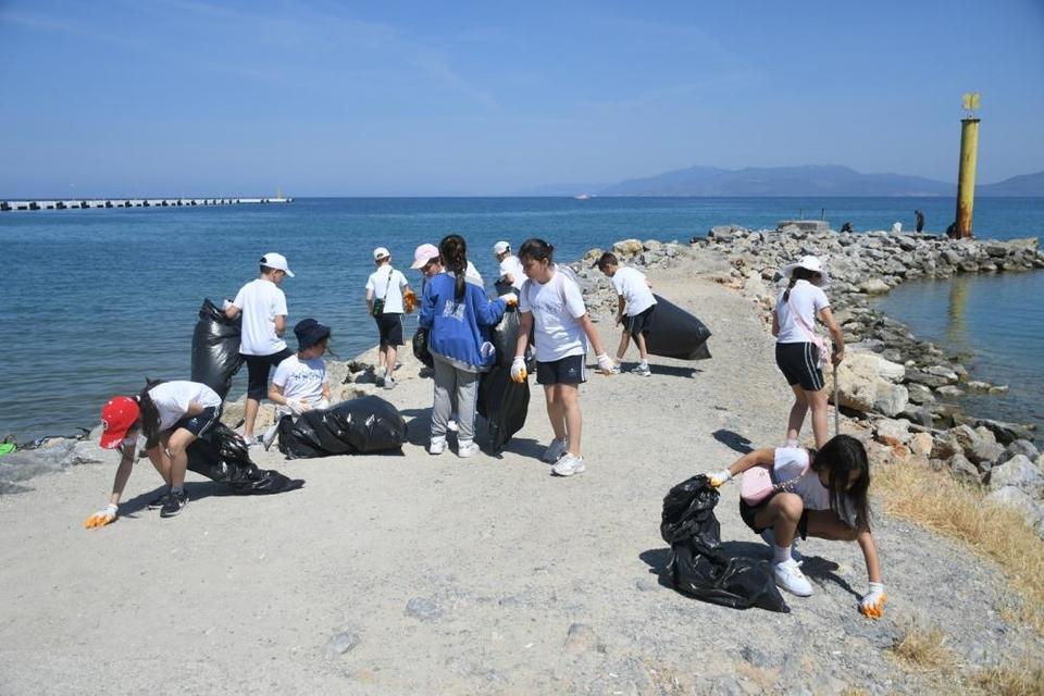 Geleceğin çevre gönüllüleri Kuşadası Belediyesi’nin etkinliğinde buluştu