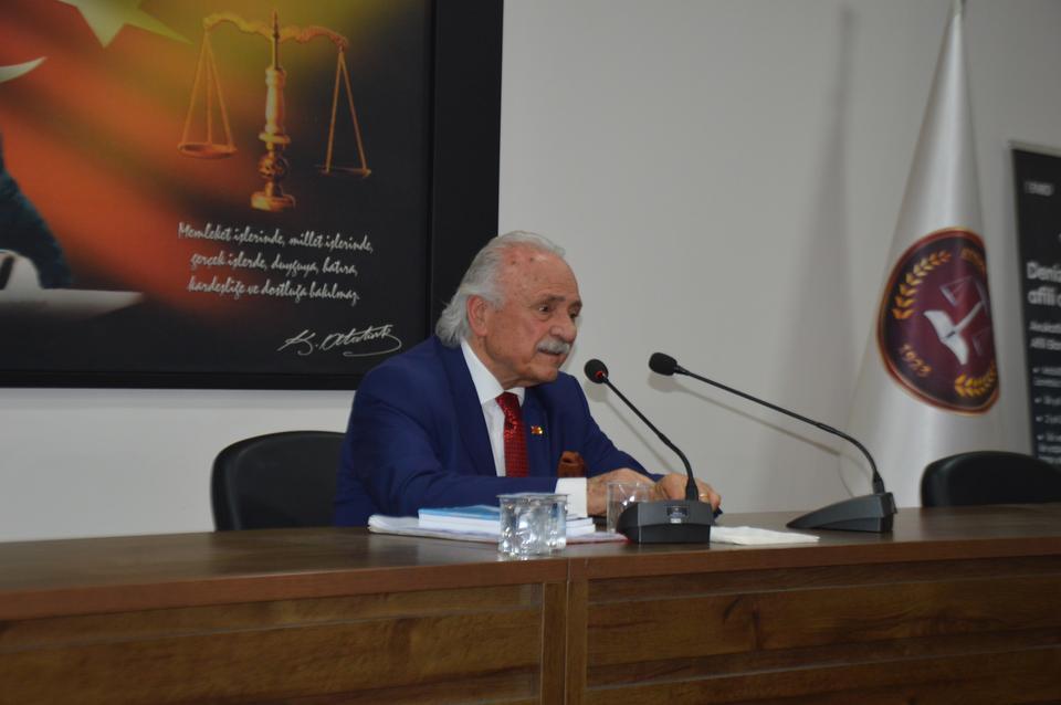 Avukat Erol Ertuğrul’dan Şiir ve İmza Günü etkinliği