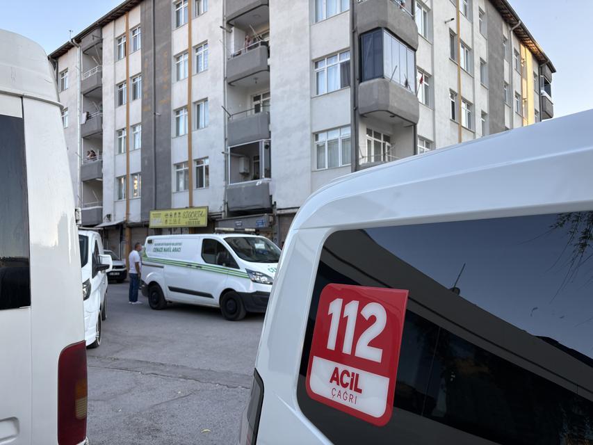 Su borusuna asılı halde bulundu