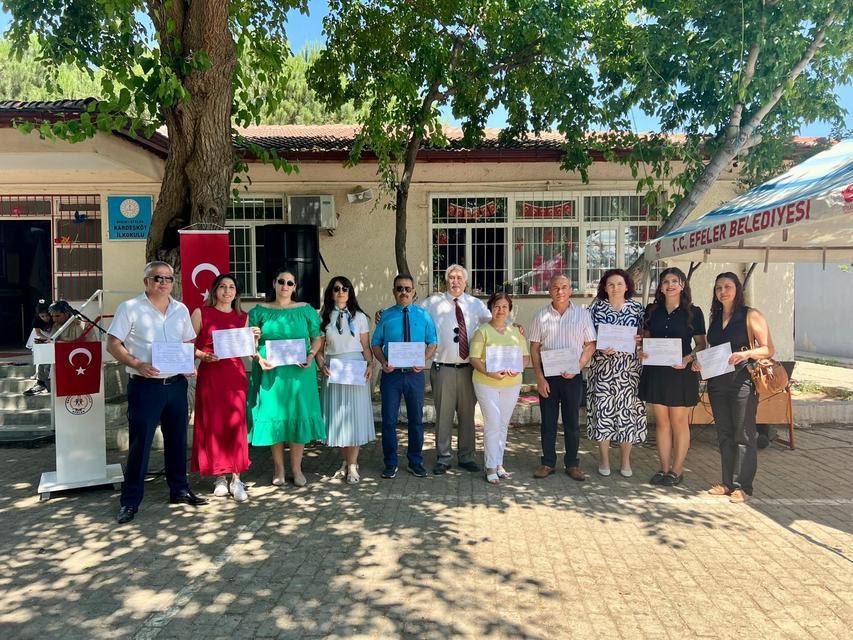 Kardeşköy İlkokulu'nda yıl sonu sergisi ve şenlik coşkusu