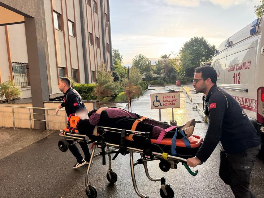 Otomobil şarampole savruldu: 4 yaralı