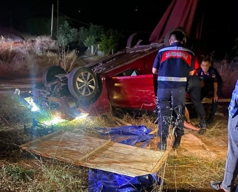 Otomobil şarampole yuvarlandı: 3 yaralı