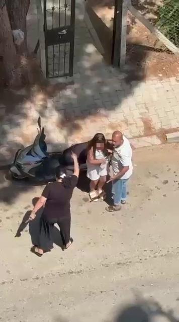 Sinir krizi geçiren kadın, kızını bıçakla kovaladı