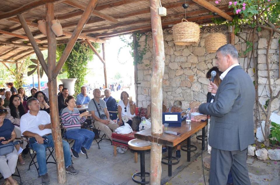 Didim Zeytin Festivali'nde 'zeytinyağı tadım rekoru' yenilendi