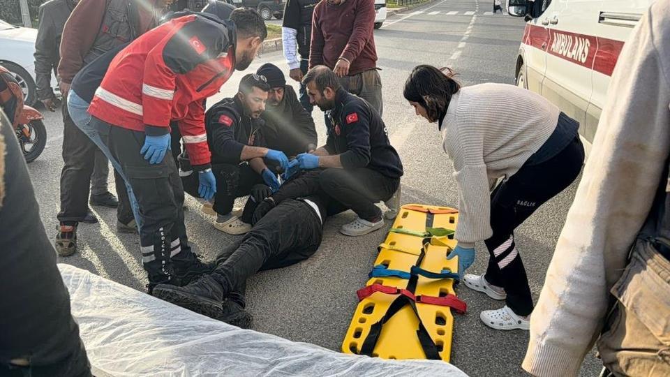Yayaya çarpmamak için motosikleti devirdi: 1 yaralı
