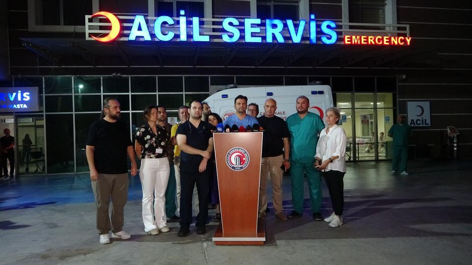ÇANAKKALE'DE KALP KRİZİ GEÇİREN CEM YILMAZ ANJİYO OLDU, 2 GÜN HASTANEDE KALACAK PROF. DR. ERCAN AKŞİT: "ŞU AN DURUMU STABİL. 2 GÜN BOYUNCA TAKİBİNİ BURADA DEVAM ETTİRMEYİ PLANLIYORUZ"
