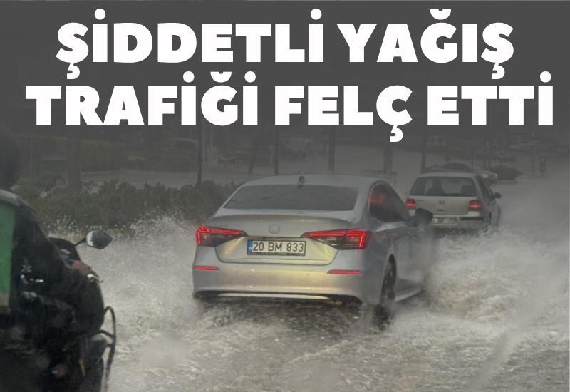 Şiddetli yağış trafiği felç etti