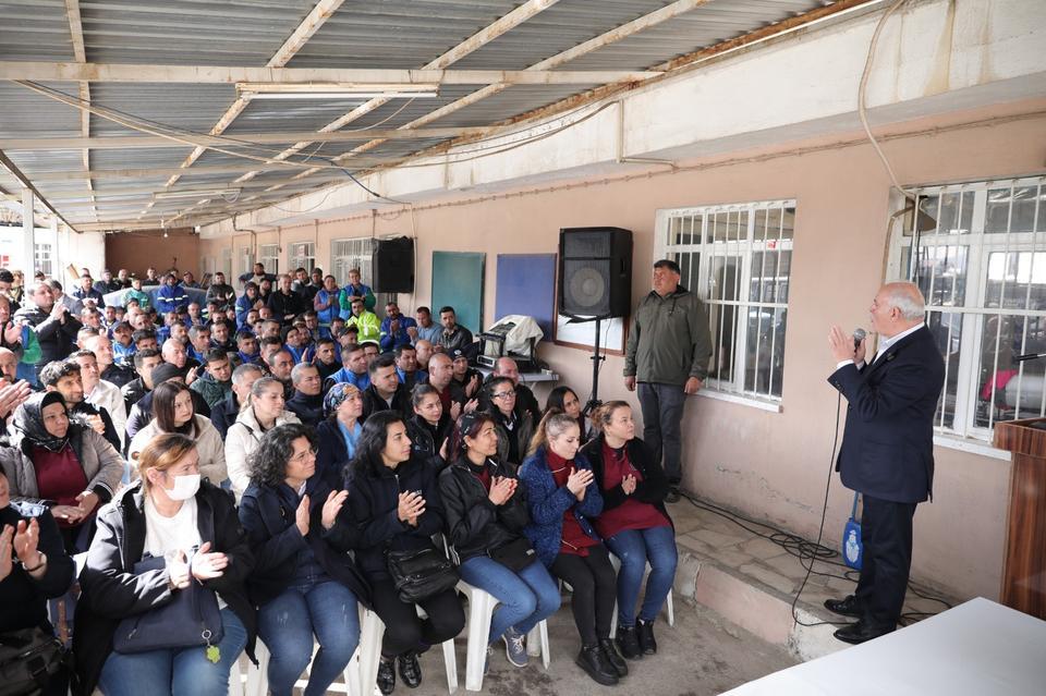 Ergüler personelle buluştu: Kimse işten çıkarılmayacak
