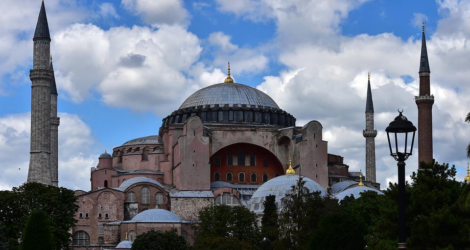 Ezanın yasaklanması gündemde