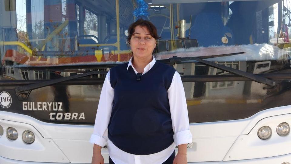Kadın halk otobüsü şoförüne kâbus yaşattı