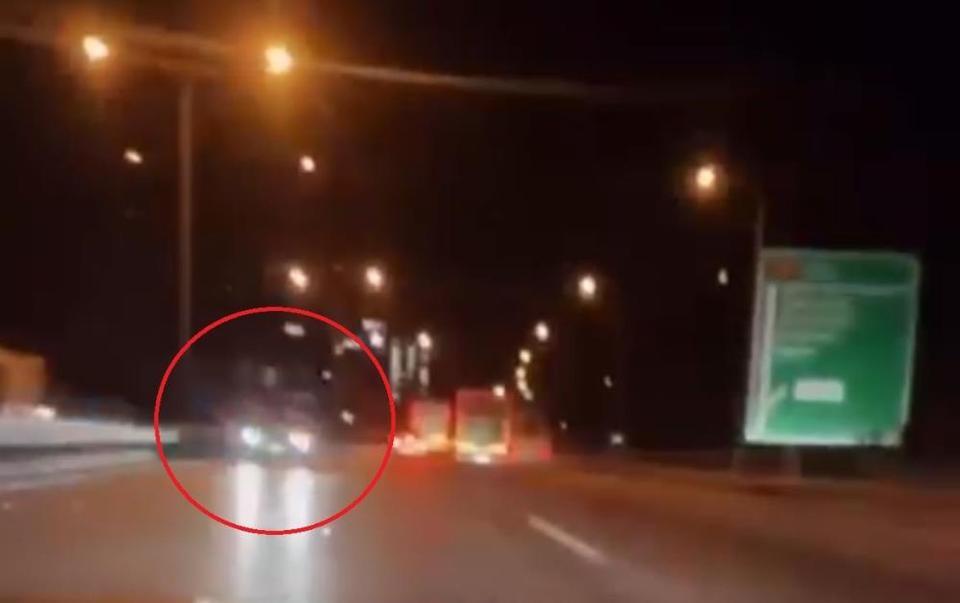 Ters yöne giren lüks cip sürücüsü uyarıları dikkate almadı