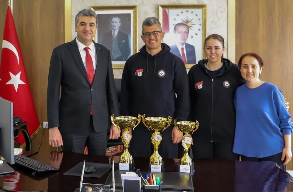 Zirve Gelişim'den Başkan Dönmez'e teşekkür ziyareti