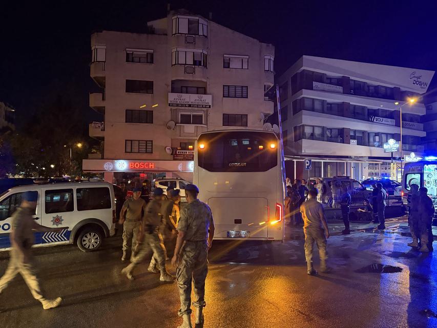 KUŞADASI MERKEZLİ DEV OPERASYON: 1,1 MİLYAR TL'LİK DOLANDIRICILIK ZİNCİRİ ÇÖKERTİLDİ