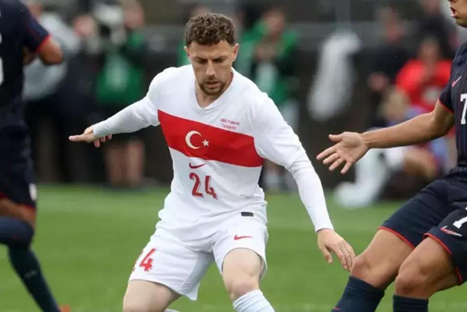 Mustafa Eskihellaç kimdir? Azmiyle zirveye ulaşan milli futbolcu