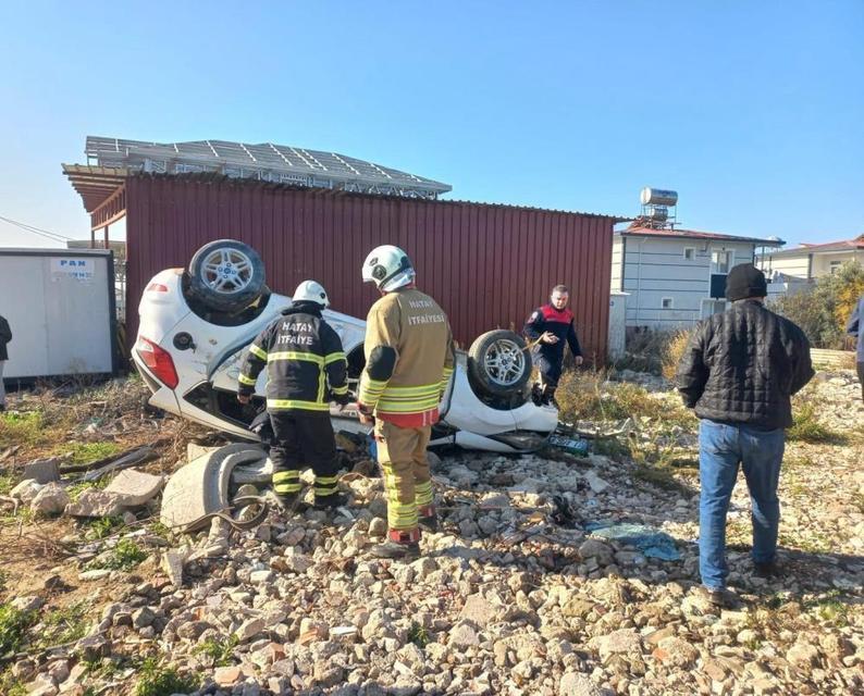 Takla atan otomobilin sürücüsü yaralandı