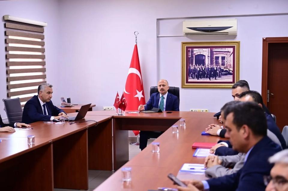 Vali Varol, İncirliova'da vatandaşlarla buluştu