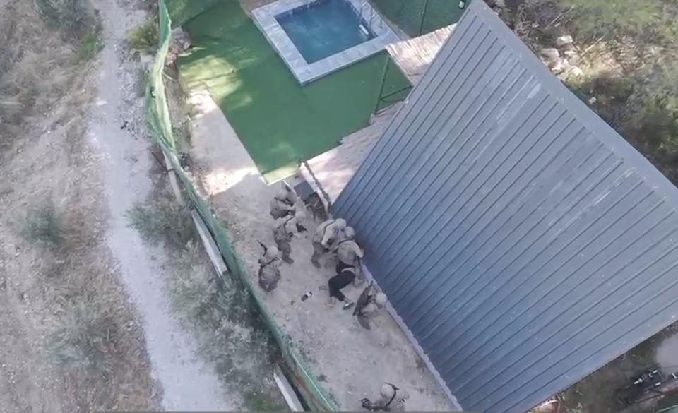İzmir'de firari hükümlü özel harekât destekli operasyonla yakalandı