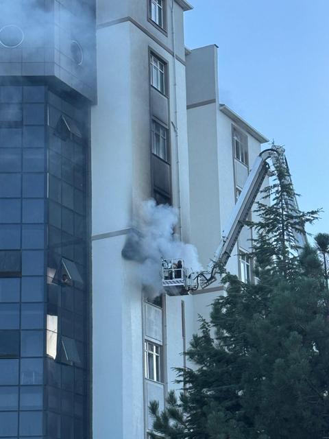 Öğrenci yurdunda yangın paniği