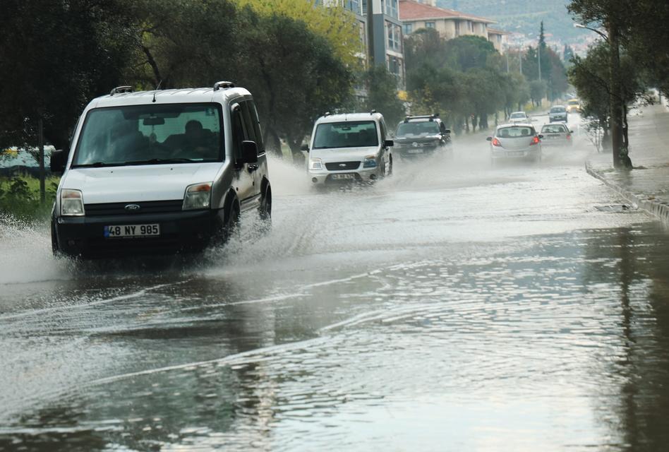 MUĞLA'DA YAĞMUR SÜRPRİZİ