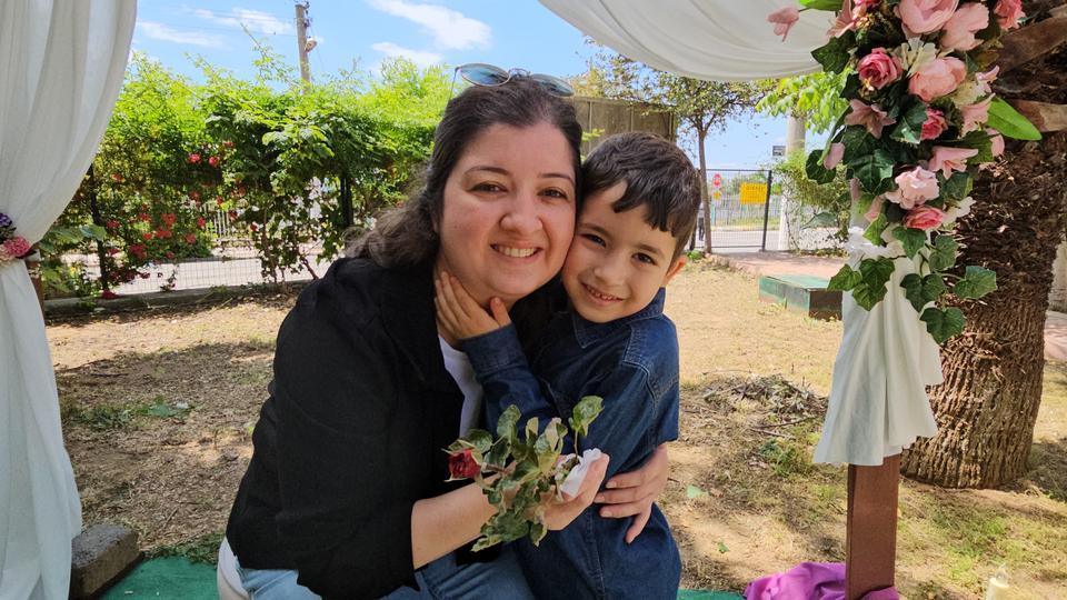 ANASINIFI ÖĞRENCİLERİNDEN ANNELERİNE ANLAMLI SÜRPRİZ