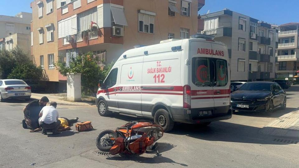 Otomobille motosiklet çarpıştı: 1 yaralı