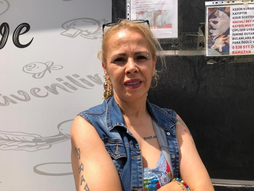 Sokak sokak kaybolan kedisini ararken duyarsız vatandaşların tavrına üzüldü