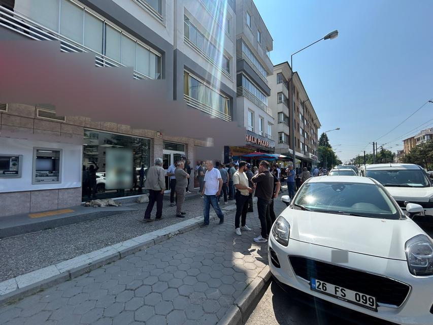 Pompalı tüfekle bankayı soymaya çalıştı