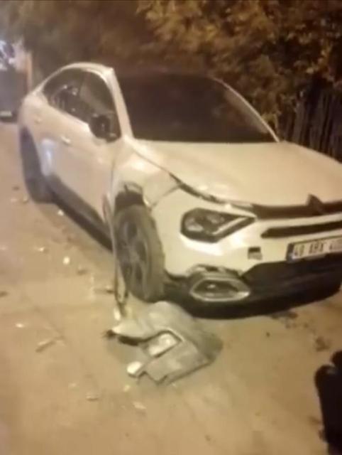 Alkollü sürücü 5 araca çarparak kaçtı