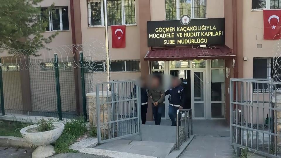 SİVAS'TA GÖÇMEN KAÇAKÇILIĞINA GEÇİT YOK: 6 KİŞİ TUTUKLANDI