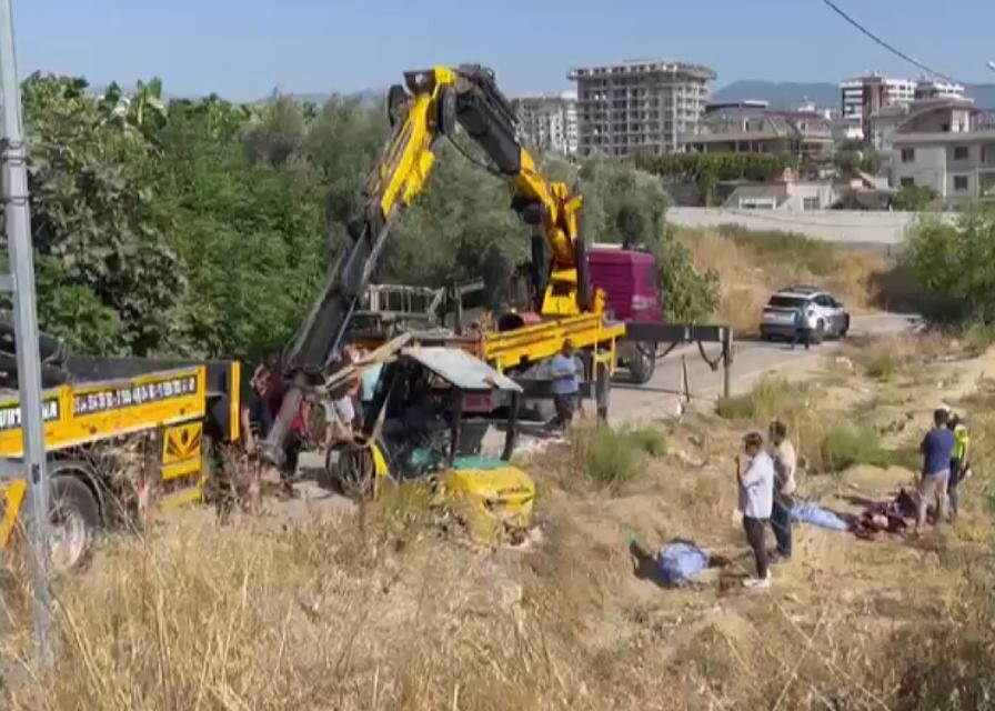 Devrilen forkliftin altında kalan sürücü hayatını kaybetti