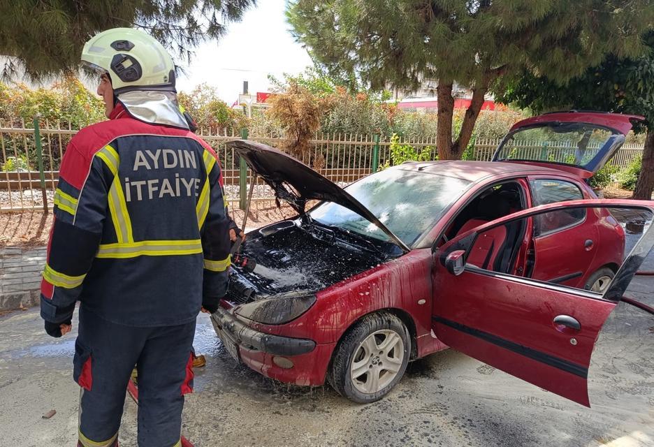 Aydın’da seyir halindeki otomobilde yangın