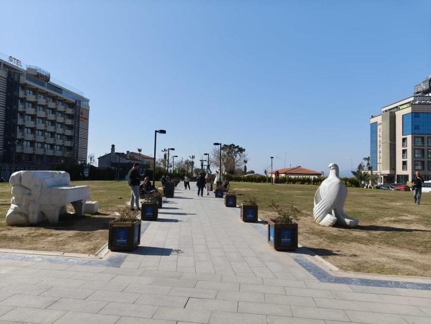 Kuşadası, Mart ayında yazı yaşadı