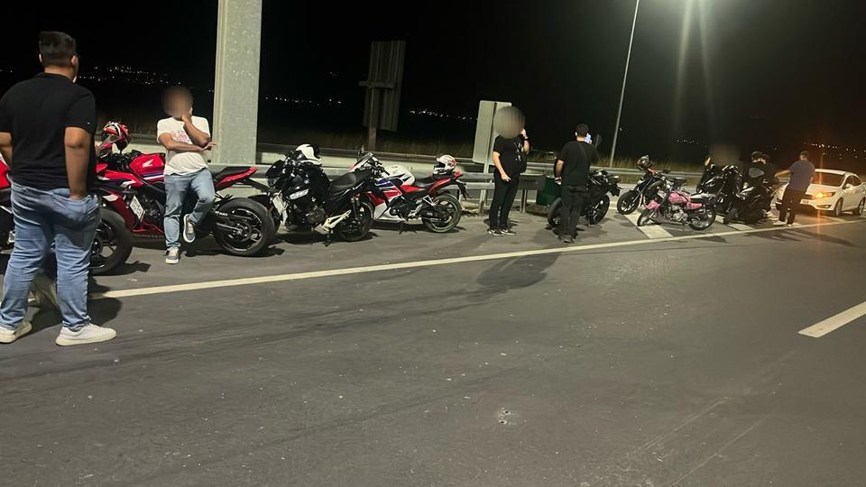 Yenipazar’da motosikletliler tehlike saçtı