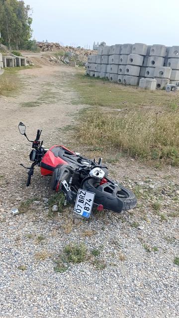 Motosiklet devrildi: 1 yaralı