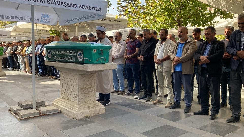 DÜĞÜNDE KUZENİ TARAFINDAN ÖLDÜRÜLEN ŞAHIS TOPRAĞA VERİLDİ