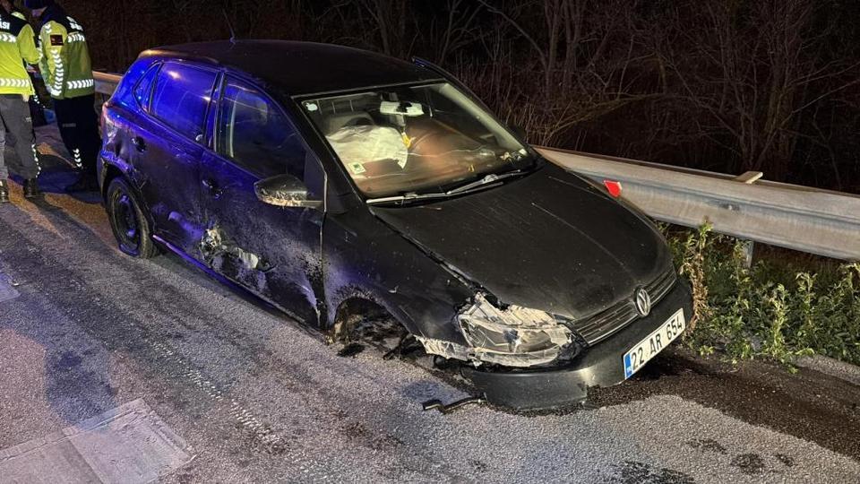 Otoyolda dehşet! Ters yönde ilerleyen alkollü sürücü bariyerlere saplandı